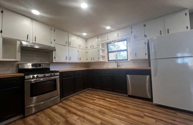 Updated 3 bedroom 2 bathroom house in Central Lubbock! photos photos