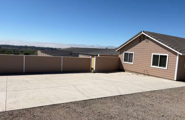 4 Bedroom, 3 Bathroom Nipomo Home Gallery 4