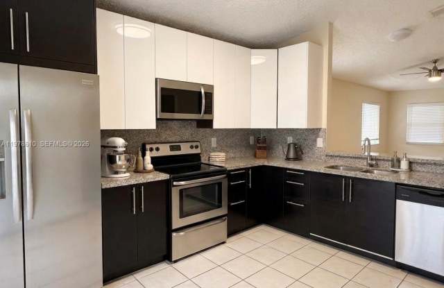 611 NW 208th Cir photos photos