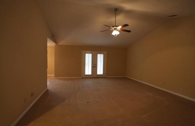 House Located at 1670 Millbranch Gallery 3