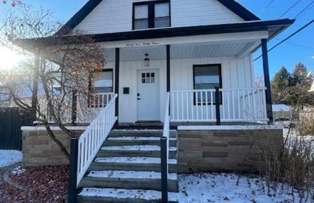 3 bedroom, 2.5 bath - Modern Home in Wyandotte! photos photos