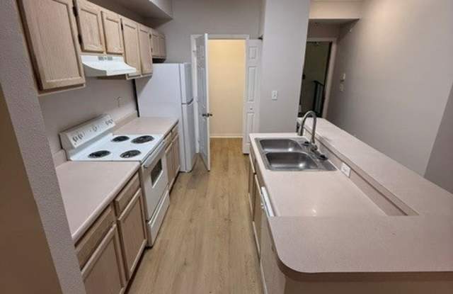 5608 Pinnacle Heights Cir Apt 307 Gallery 4