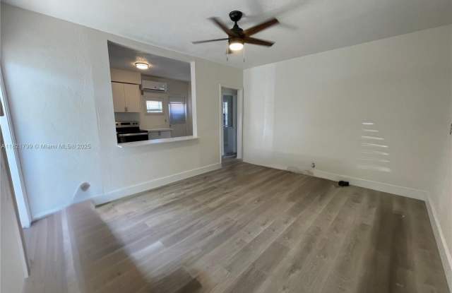 126 NE 19th Ave photos photos