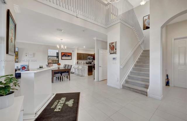 232 NE 23rd Ter photos photos