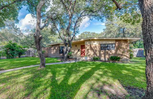 7111 Poniente Lane - 7111 Poniente Lane, San Antonio, TX 78209