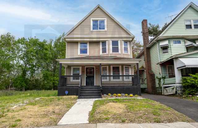 Beautiful 6 Bed 1 Bath Single Family Home photos photos