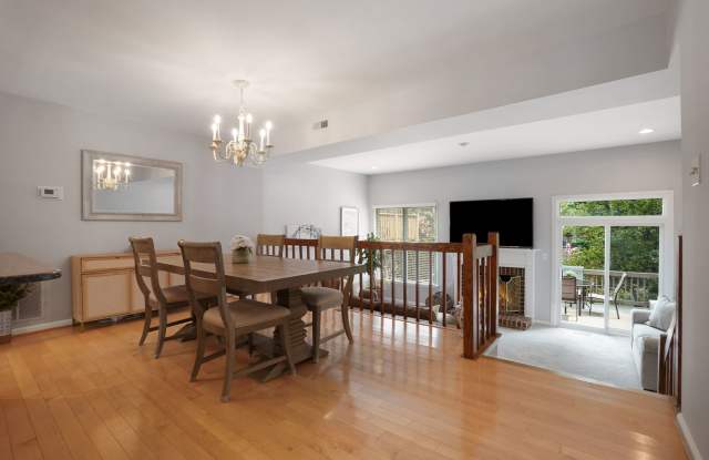 Gorgeous 2BR/3.5BTH Townhome in desirable Neighborhood of StoneyBrook in Rockville photos photos Gorgeous 2BR/3.5BTH Townhome in desirable Neighborhood of StoneyBrook in Rockville photos photos