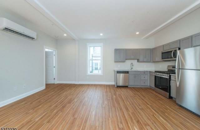 124 Main St - 124 Main Street, Newton, NJ 07860