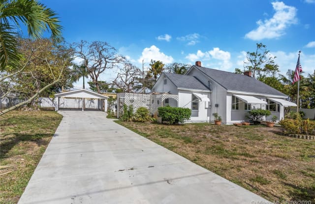 215 SW 1st Ave - 215 SW 1st Ave, Hallandale Beach, FL 33009