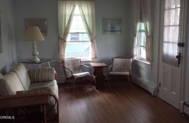 22 Webb Avenue Gallery 2