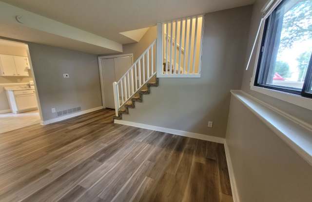 3 Bedroom with Fenced Yard! photos photos
