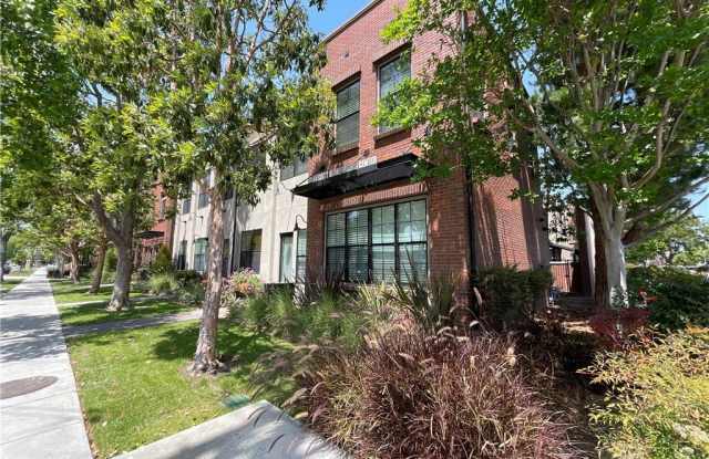 501 W Maple Avenue - 501 West Maple Avenue, Orange, CA 92868