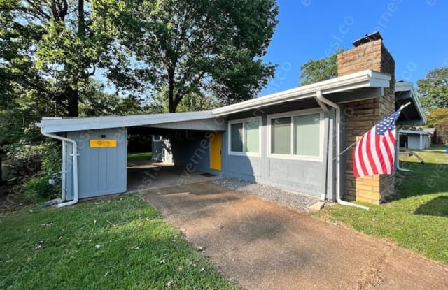 913 Volz Dr - 913 Volz Drive, Crestwood, MO 63126