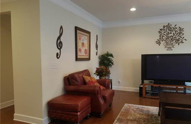 2559 SIBLEY Drive NE Gallery 4
