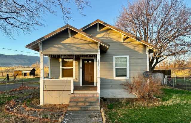 1801 Russell photos photos