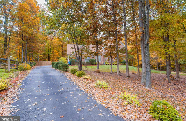 9803 PORTSIDE DR - 9803 Portside Dr, South Run, VA 22039
