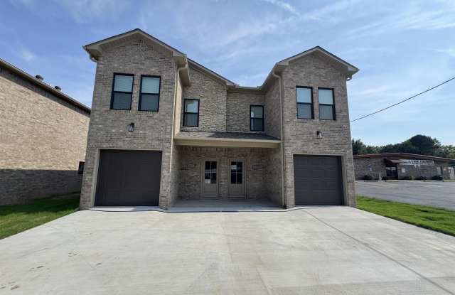 215 N Elm Street photos photos