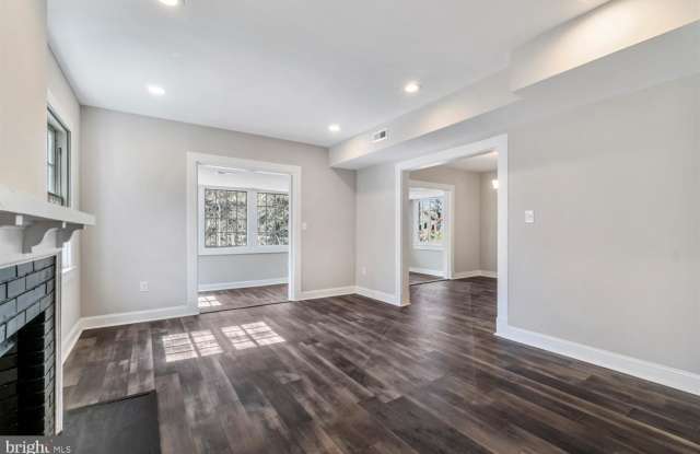 5409 FALLS ROAD TERRACE Gallery 4