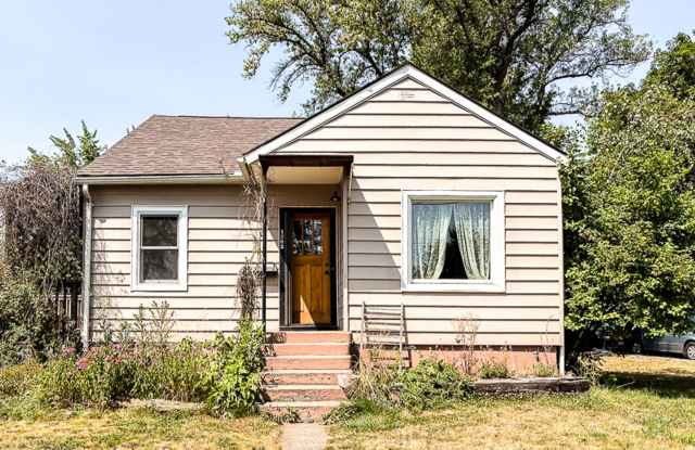 Darling Single Family Home on a Large Corner Lot photos photos