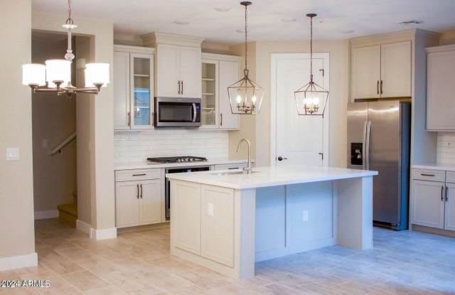 3855 S MCQUEEN Road unit: 70 photos photos