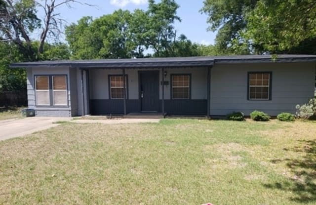 211 West Cherry Street - 211 West Cherry Street, Duncanville, TX 75116
