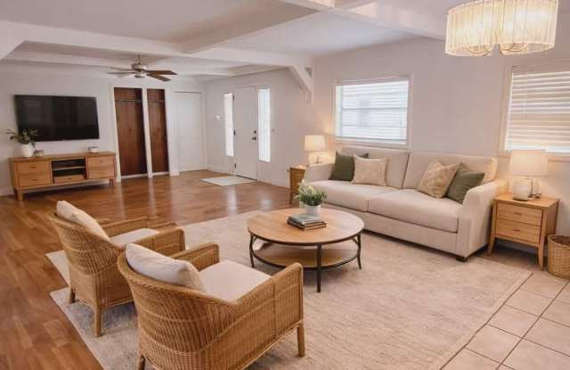 11749 SURFWOOD Avenue Gallery 1