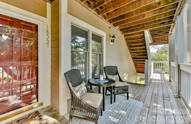 18557 Vineyard Point Lane Gallery 4
