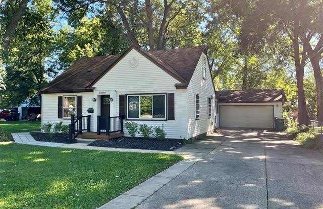 23096 HAWTHORNE Street - 23096 Hawthorne Street, Farmington, MI 48336