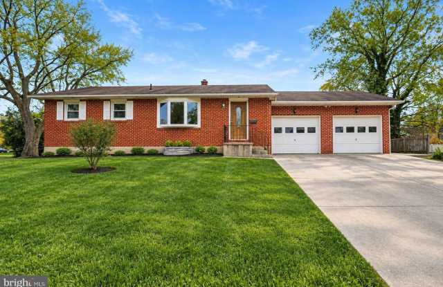996 BOGGS Drive Gallery 1