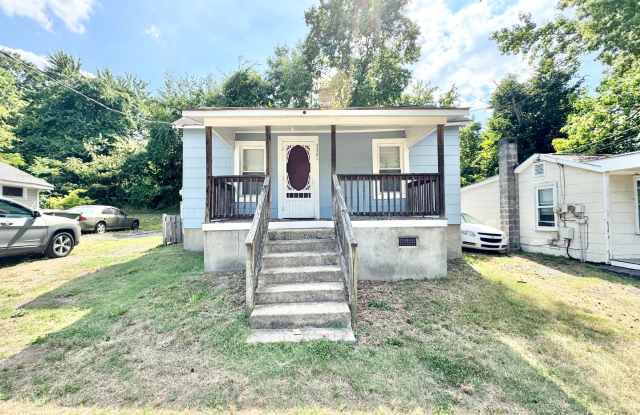 Charming 2-bedroom, 1-bath home in Greensboro photos photos