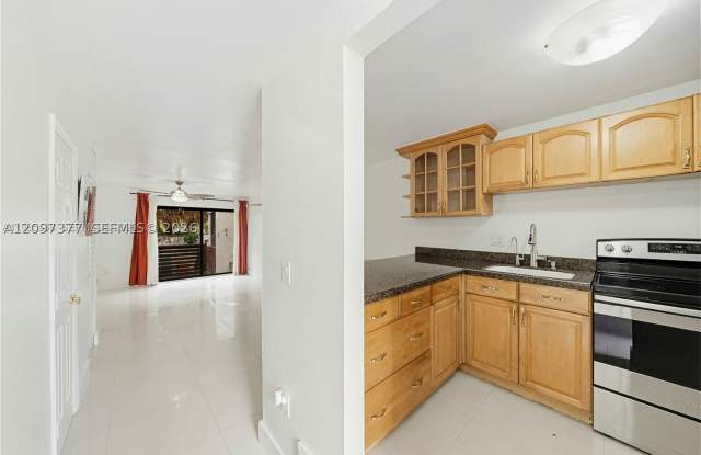 1901 NW S River Dr Gallery 1