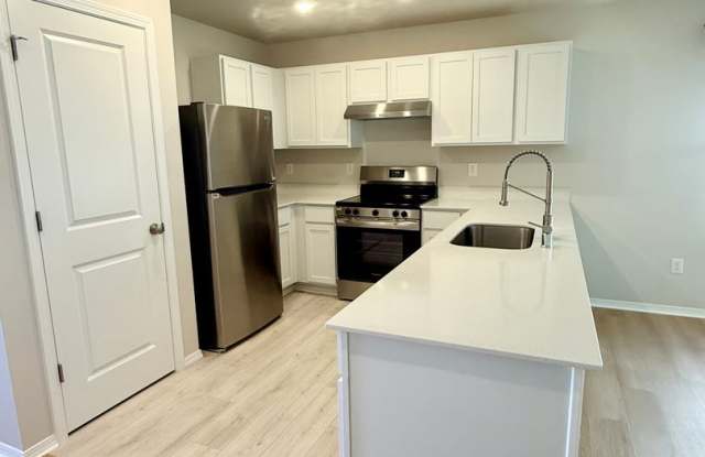 Olympic Ridge one story house. Gallery 4