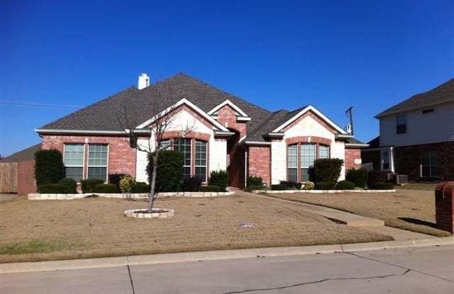 1019 Manchester Drive - 1019 Manchester Dr, Arlington, TX 76001