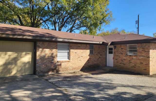 Cozy 2 bed 1 bath duplex! photos photos