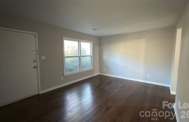 2900 Edsel Place Gallery 2