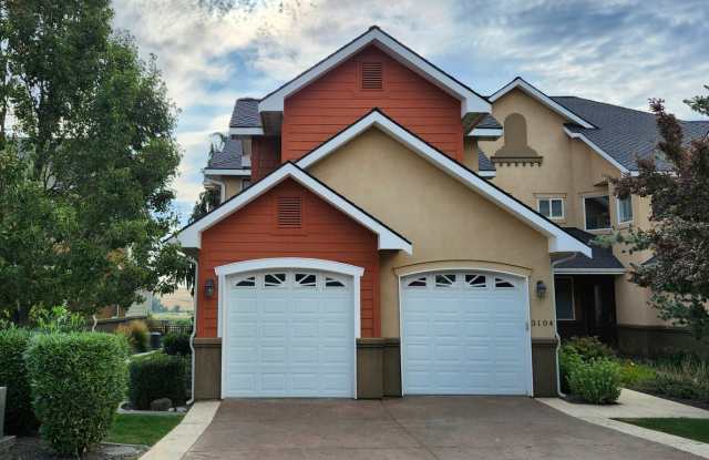 Beautiful Riverfront Retreat, 2 River-Facing Primary Suites! photos photos