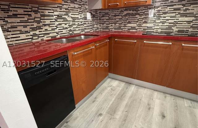 20200 W Country Club Dr photos photos