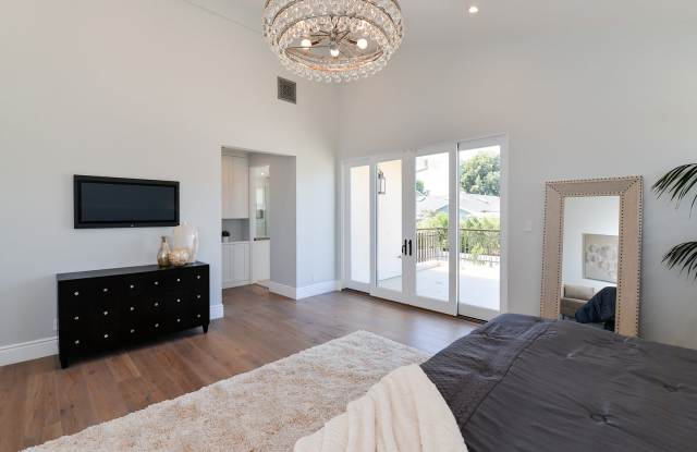 MUST SEE 5 bedroom, 5 bath in Manhattan Beach Hill Section + Swimming Pool & Spa + Lovely Backyard + Smart Home Features!! Gallery 1