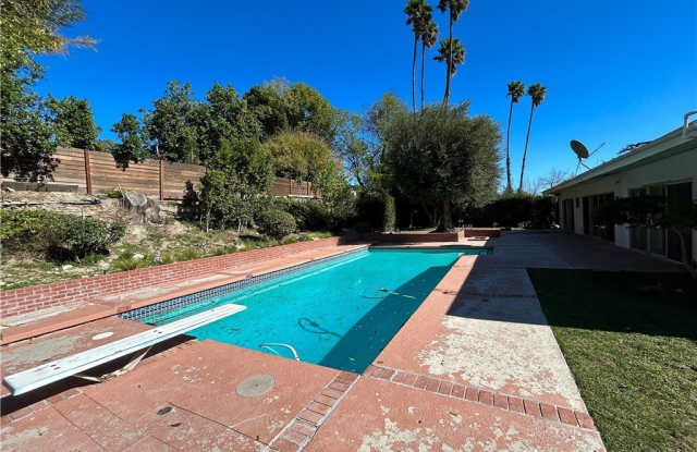 24057 Hatteras photos photos