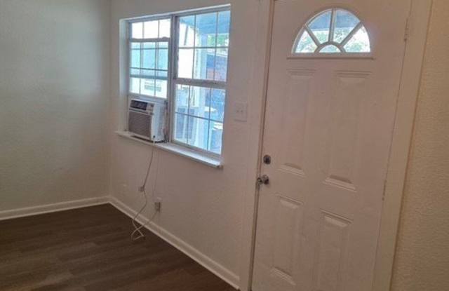 702 San Antonio Avenue Gallery 2