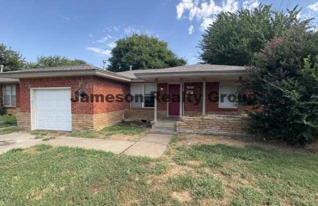 2833 SW 48th St. photos photos