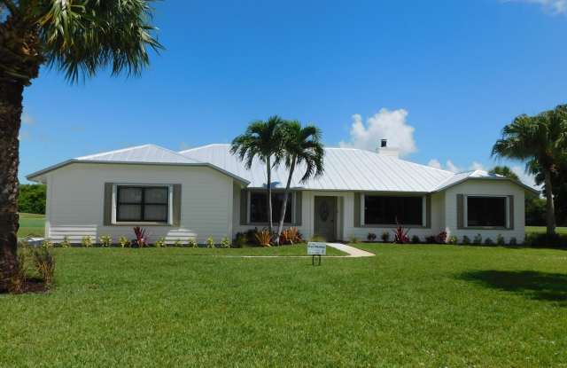4324 GATOR TRACE Circle Gallery 1