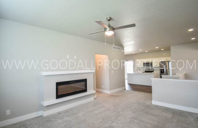 Modern Ranch Home in Waukee | Finished Basement & Waukee Schools Gallery 4