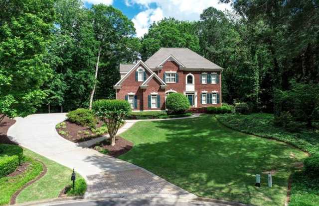 235 Champions Fairway Court Gallery 2