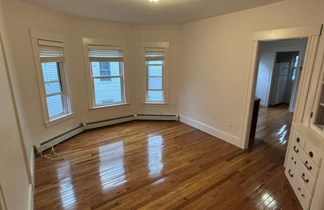 11 Endicott Ave photos photos