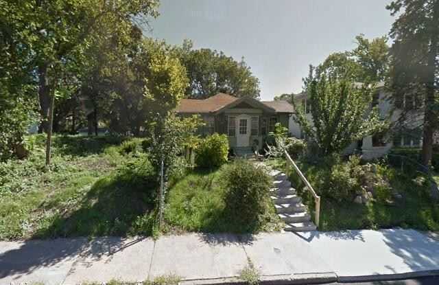 306 Penn Avenue North Gallery 2