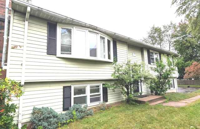 12 Dewey Avenue Gallery 1