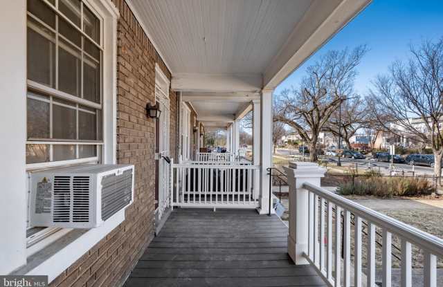 1805 POTOMAC Avenue SE Gallery 2