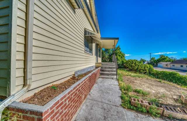 4 bedroom 2 bath Home Gallery 4