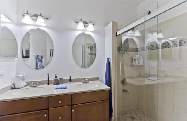 1827 W Oakdale Gallery 3